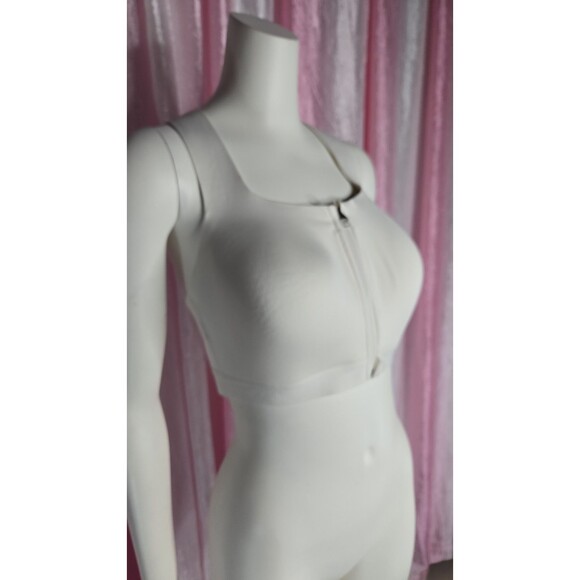 All In Motion Ivory High Support Molded Cups Sports Bra Size 38D - Picture 2 of 9
